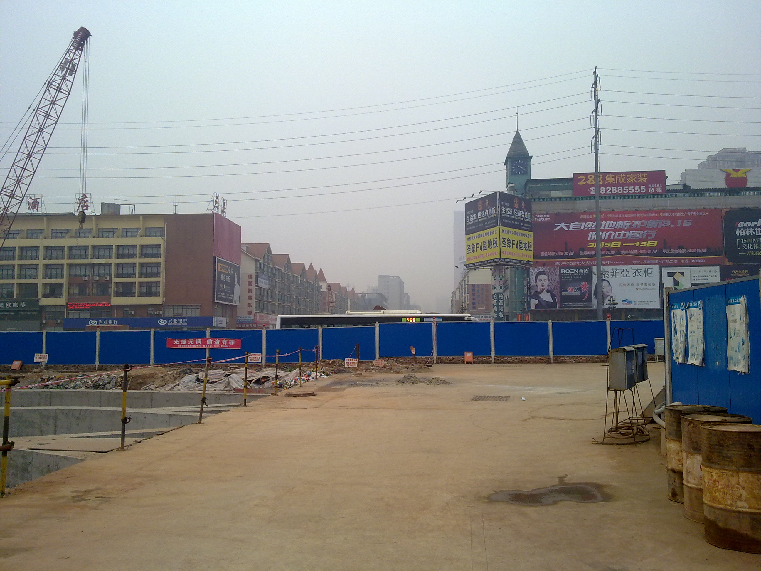 武汉天顺钢材有限公司参建的长沙地铁二号线施工现场